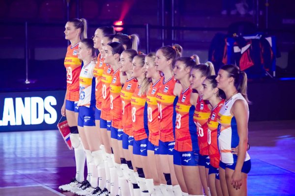 A策略 3-2！女排世锦赛诞生首个四强，亚洲独苗大逆转，这一刻等了15年